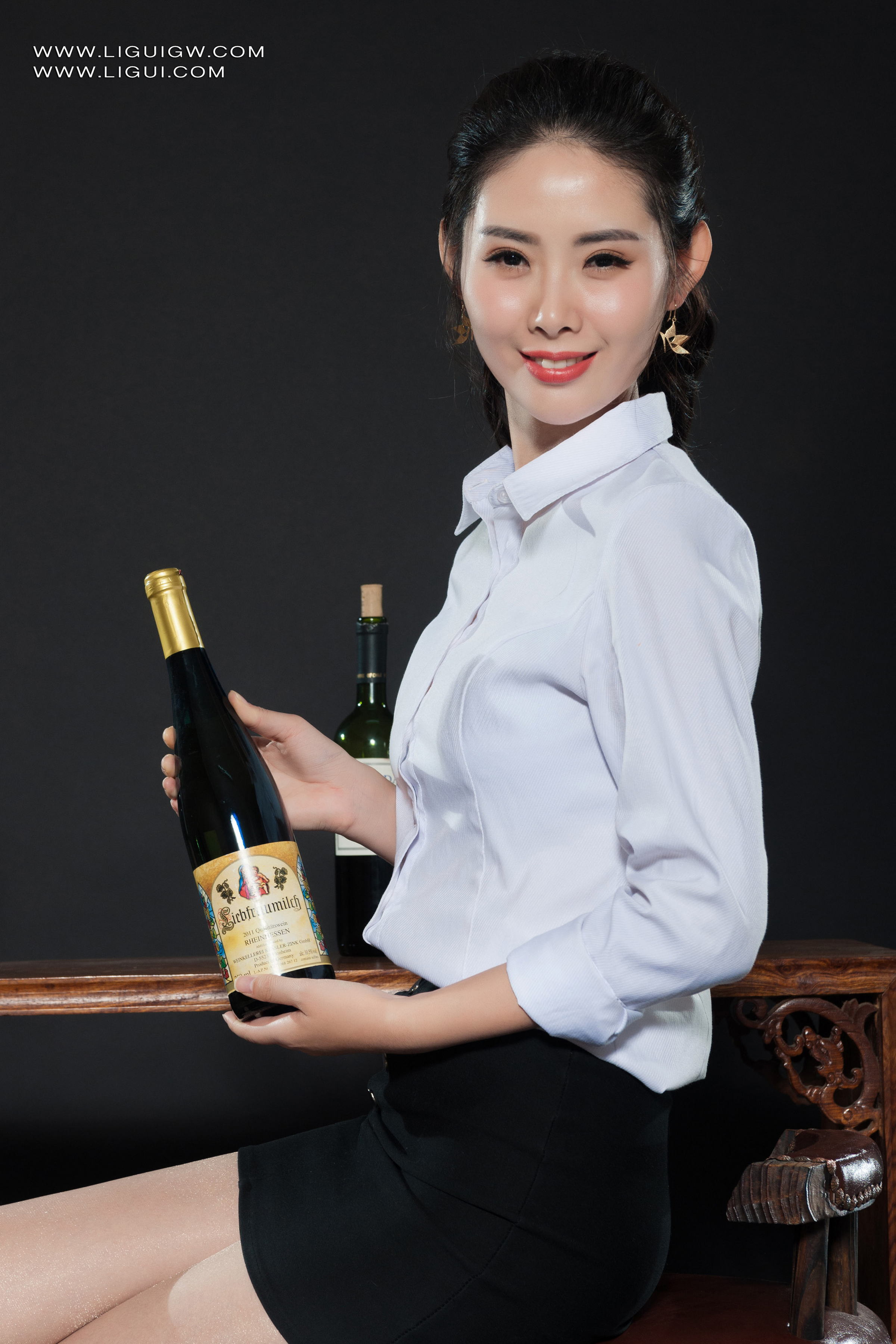 [Ligui丽柜] 2025.11.24《红酒美人与丝袜》丽丽 Li li第2张