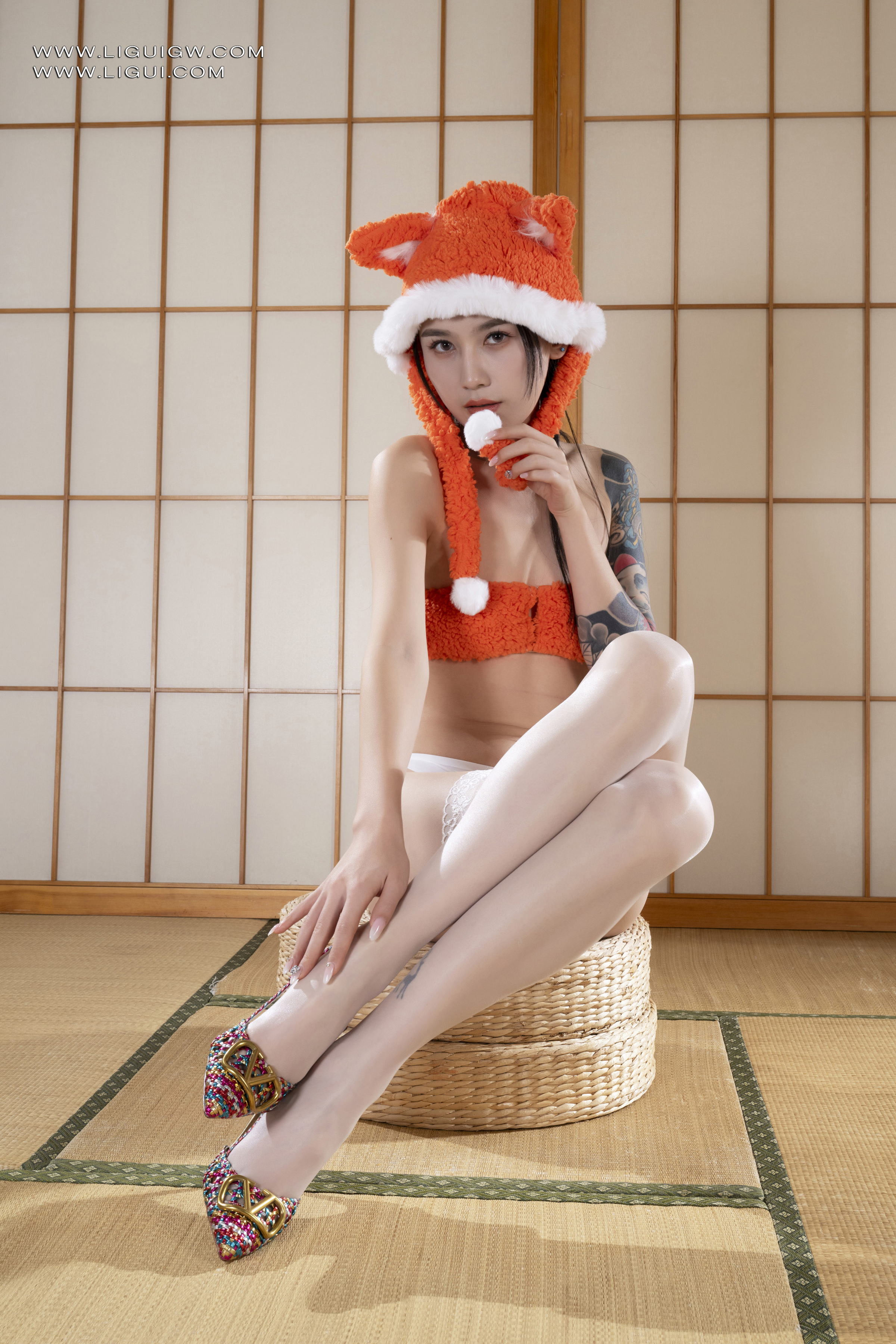 [Ligui丽柜] 2025.12.26《赤绒白丝戏章鱼》甜甜第1张